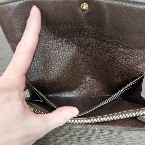 🌟 Louis Vuitton Damier Ebene Wallet - Picture 4 of 16